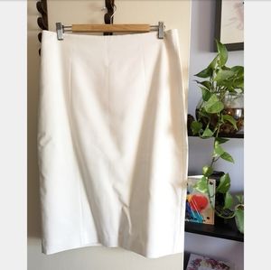 Banana Republic White Pencil skirt